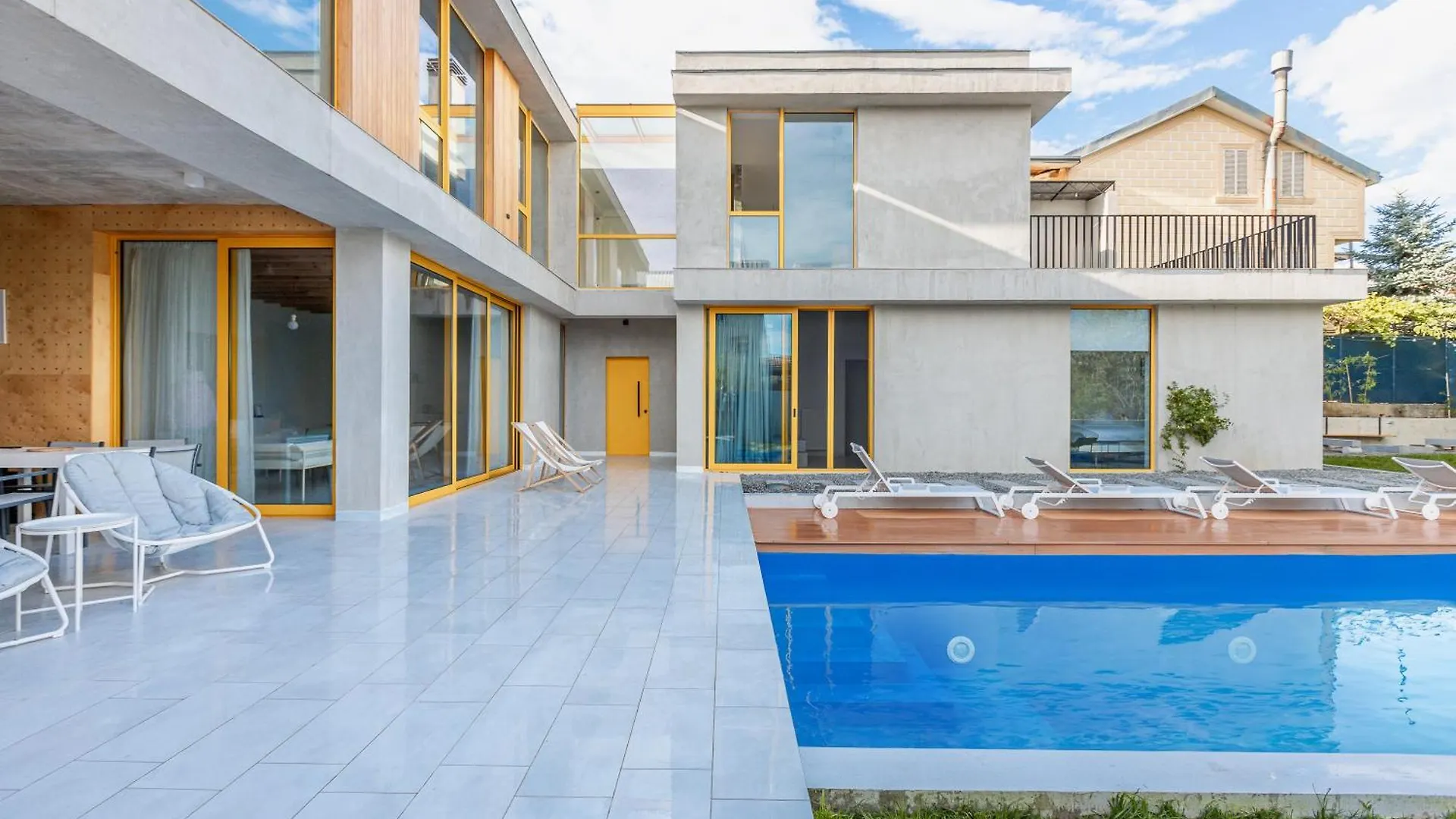 Villa Tabori Hill - 3Br Luxury Villa In Tbilisi 0*,  Georgien
