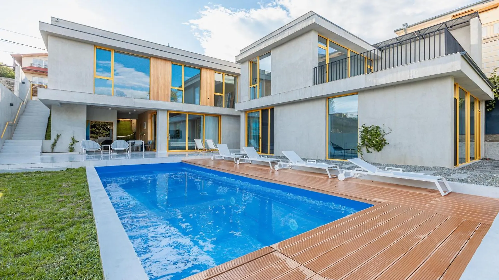 Villa Tabori Hill - 3Br Luxury Villa In Tbilisi Georgien